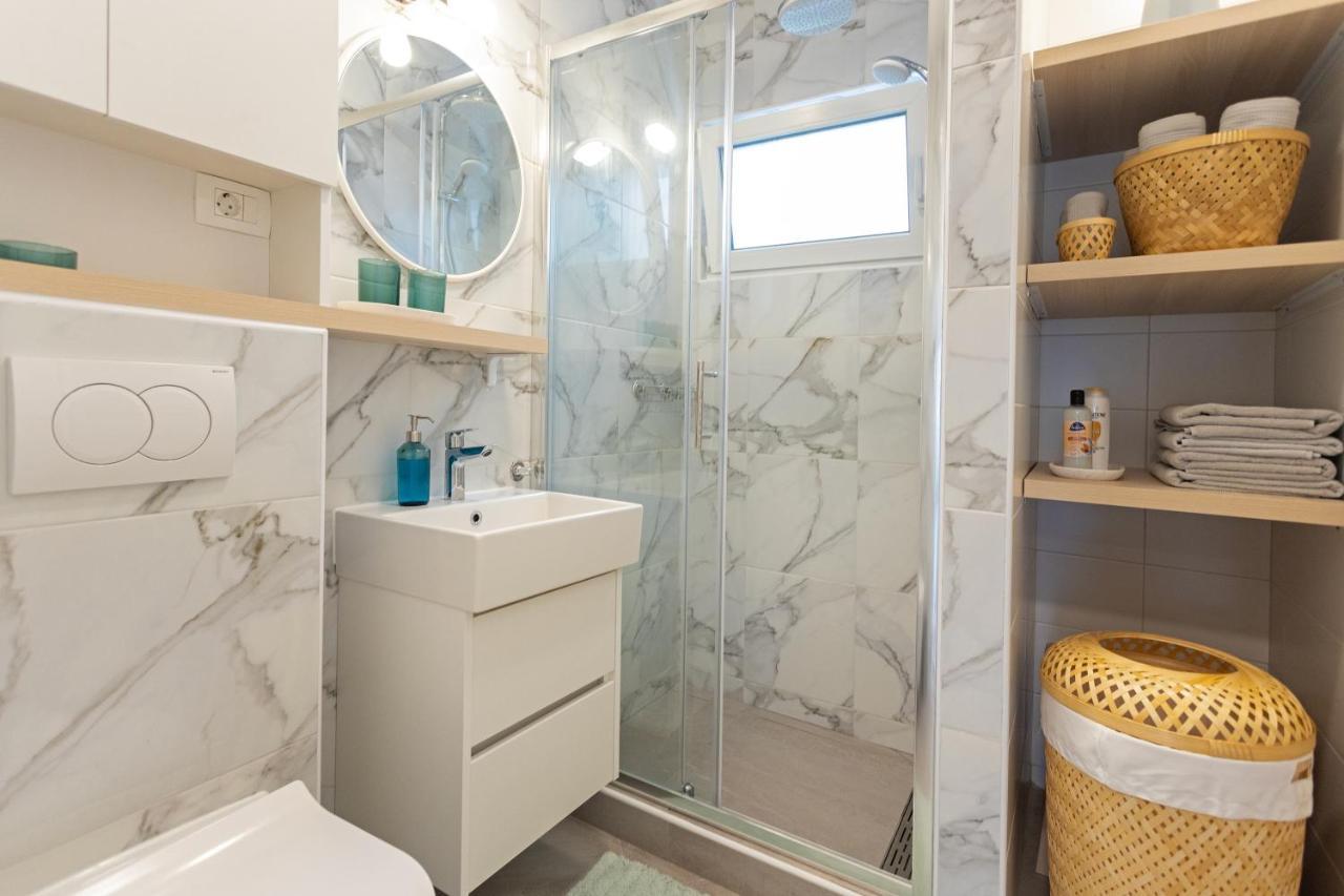 Jesliving Hvar - 2 Bedroom Elegant Apartment With Sea View In Historic Center Of Χβαρ Εξωτερικό φωτογραφία