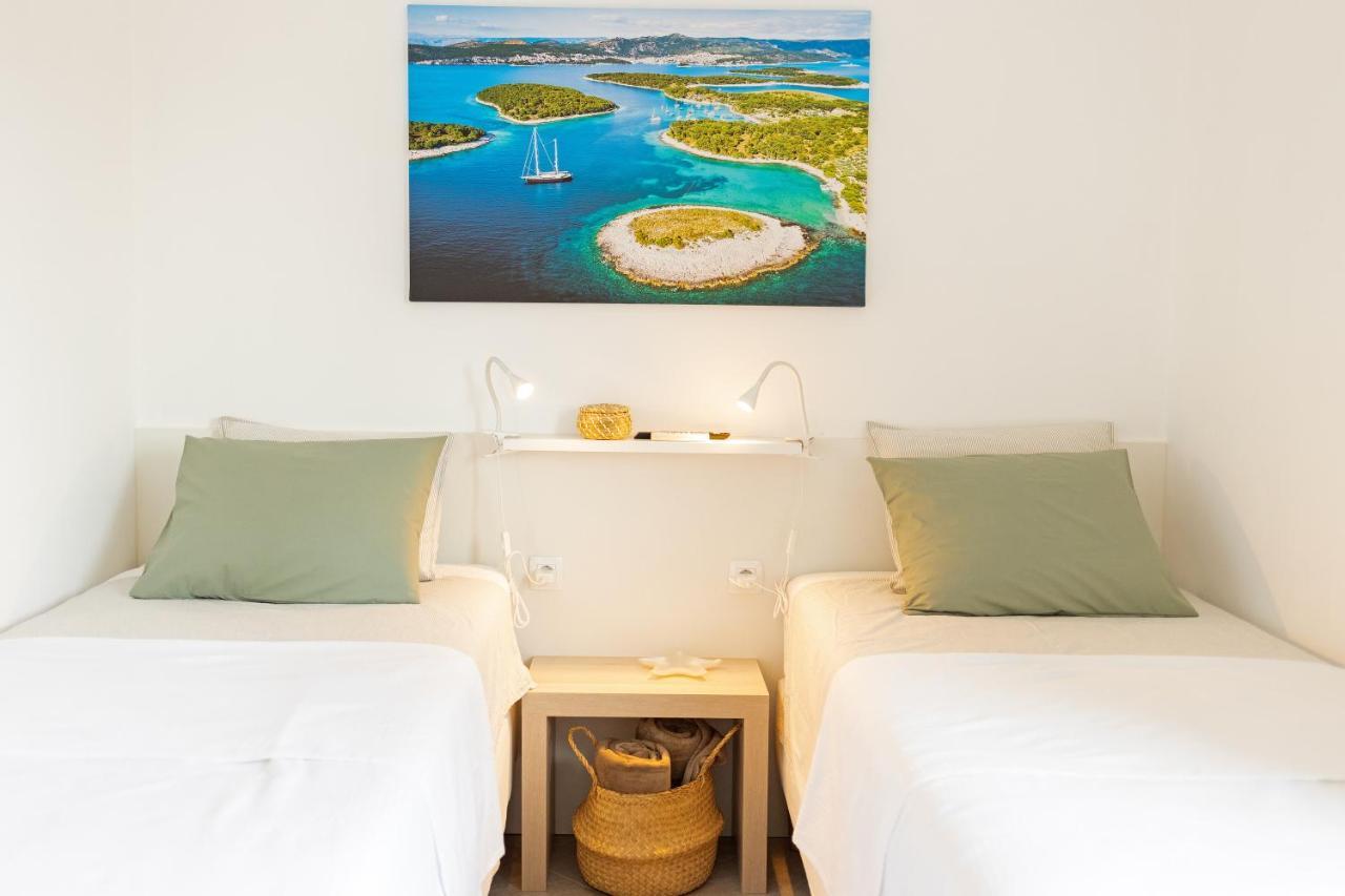 Jesliving Hvar - 2 Bedroom Elegant Apartment With Sea View In Historic Center Of Χβαρ Εξωτερικό φωτογραφία