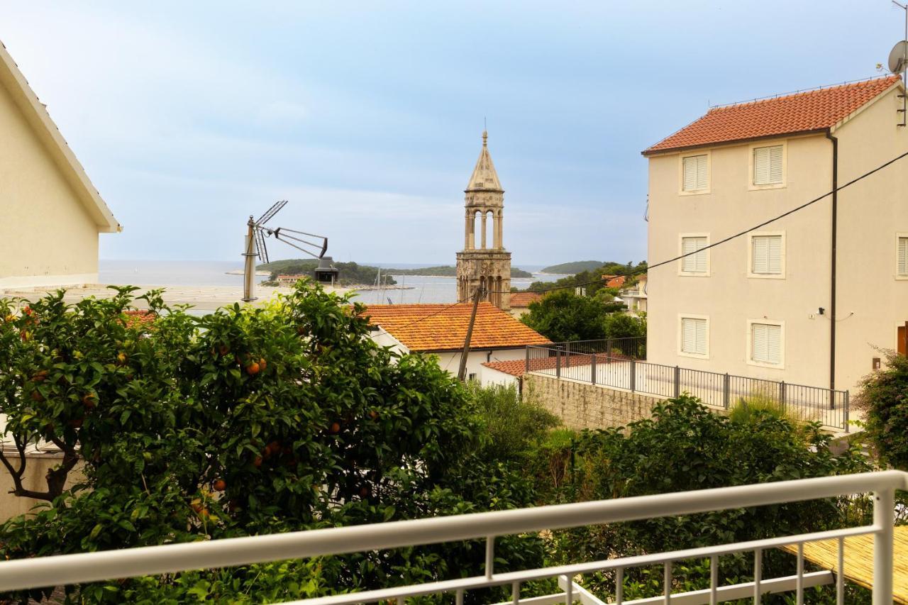 Jesliving Hvar - 2 Bedroom Elegant Apartment With Sea View In Historic Center Of Χβαρ Εξωτερικό φωτογραφία