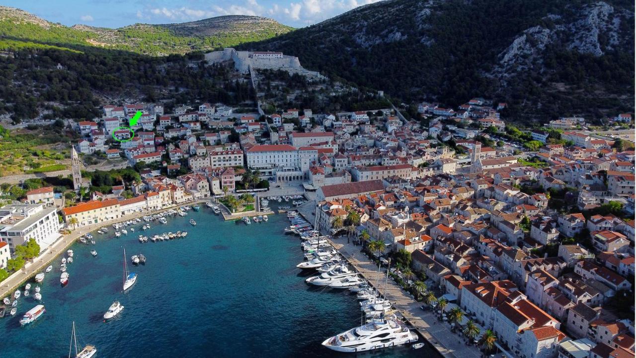 Jesliving Hvar - 2 Bedroom Elegant Apartment With Sea View In Historic Center Of Χβαρ Εξωτερικό φωτογραφία