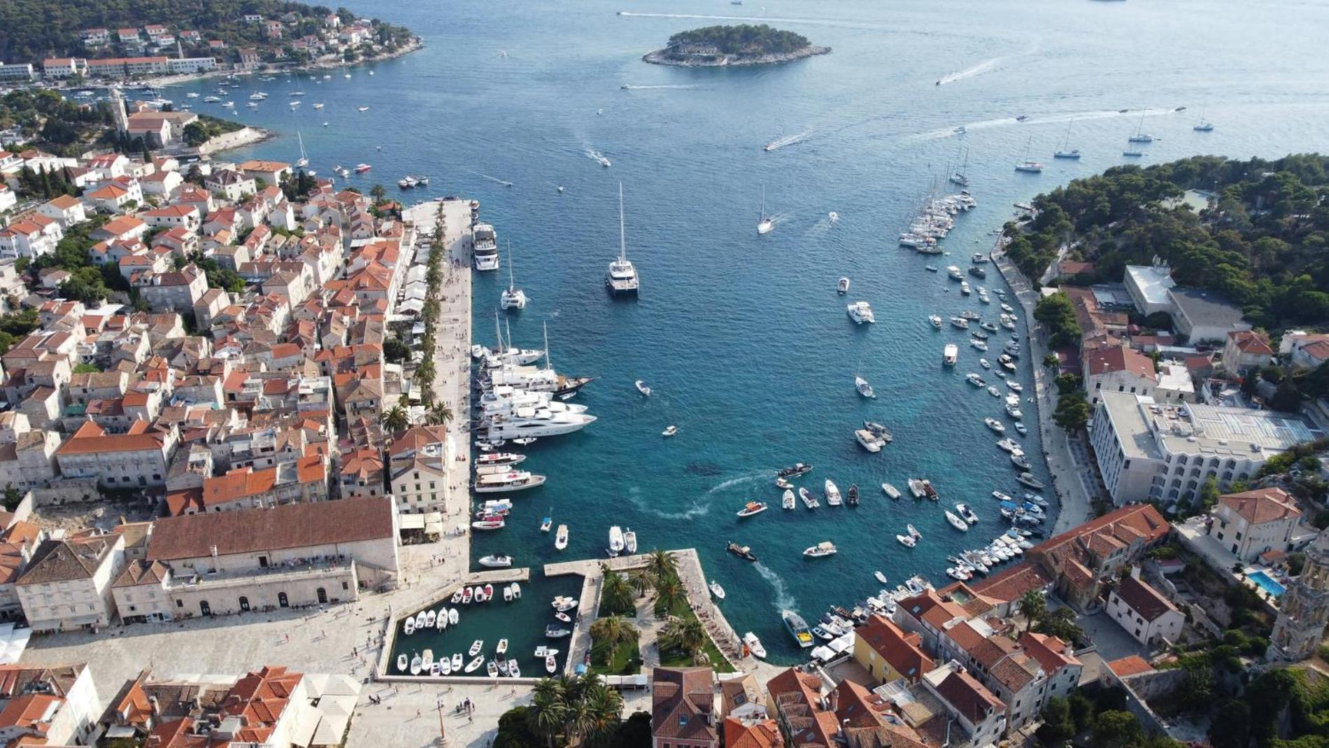 Jesliving Hvar - 2 Bedroom Elegant Apartment With Sea View In Historic Center Of Χβαρ Εξωτερικό φωτογραφία